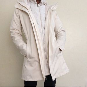 Patagonia Tres 3 in 1 Parka Women’s L - Cream